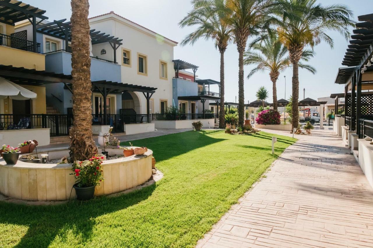 Aphrodite Gardens No.9 Luxury Apt Apartament